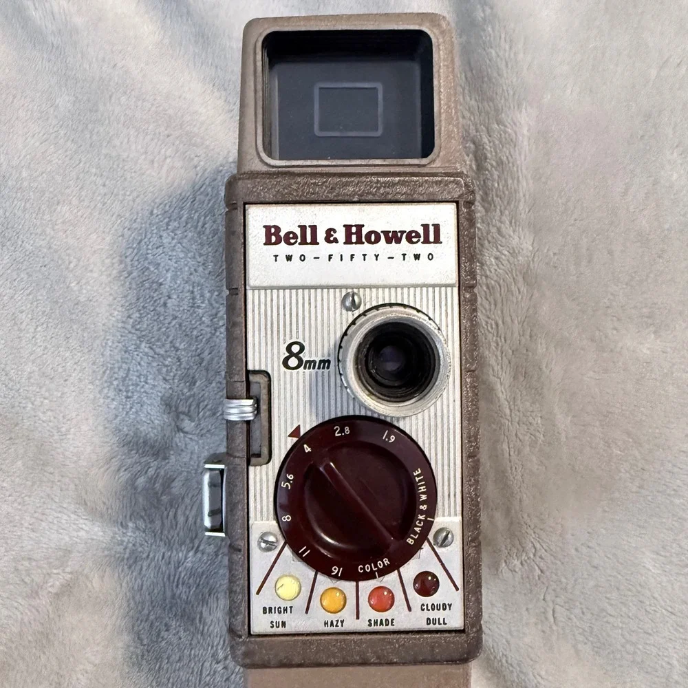 Vintage Bell & Howell Two-Fifty-Two 252 8mm Movie Camera w/ Case 1950s